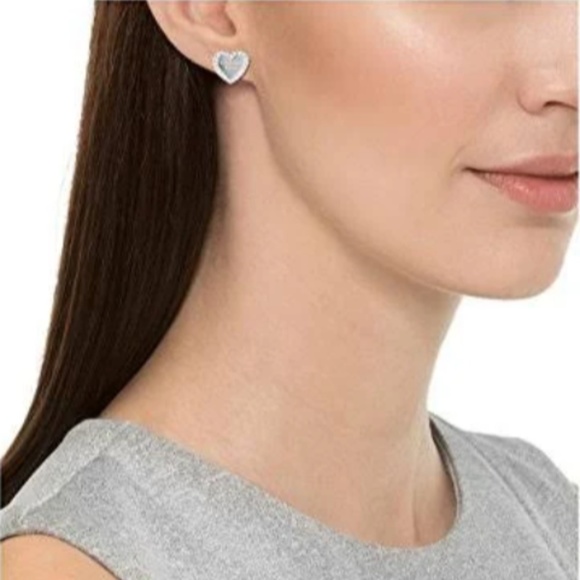 Last one! Michael Kors Pave Heart Stud Earrings - Picture 3 of 3